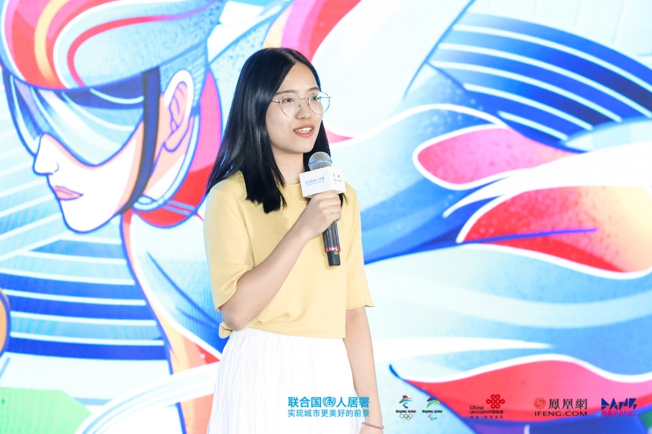 何东阳(上)、纪合鹏(中)、杨巧玲(下)同学在路演现场